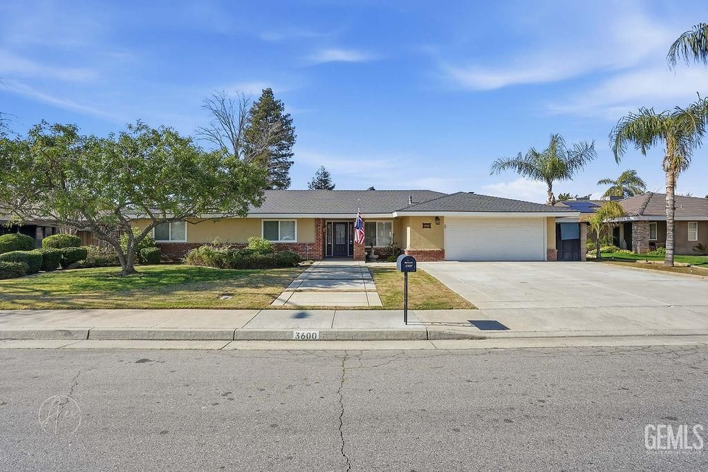 Photo of 3600 La Costa Street, Bakersfield, CA 93306 (MLS # 202600953)