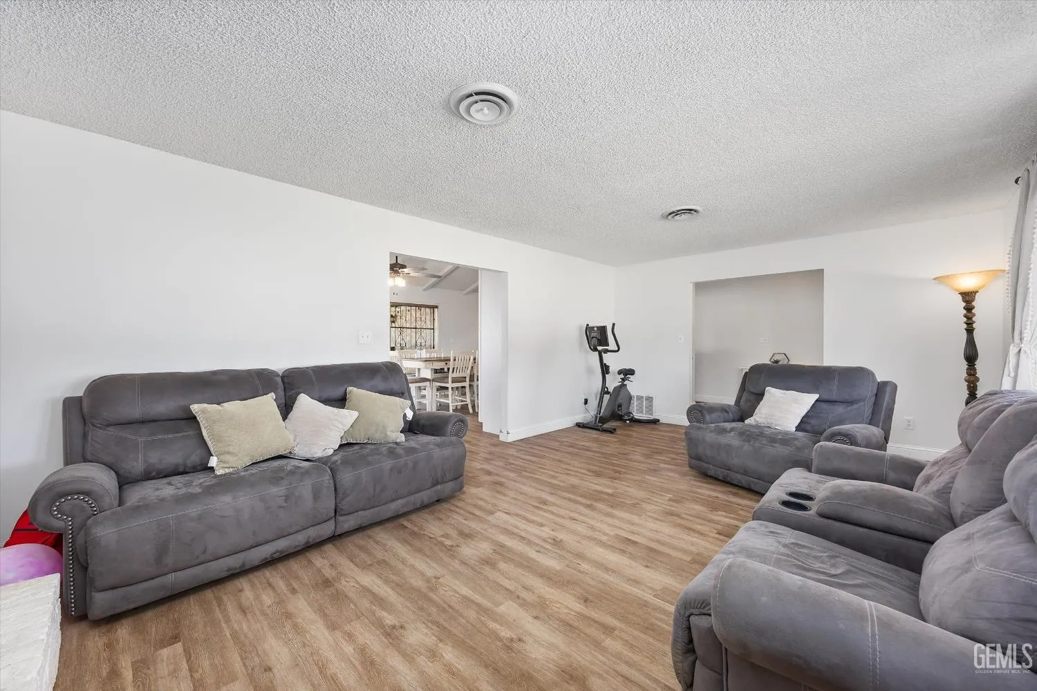 Bakersfield, California 93309, United States, 3 Bedrooms Bedrooms, ,2 BathroomsBathrooms,Residential,Active,195869