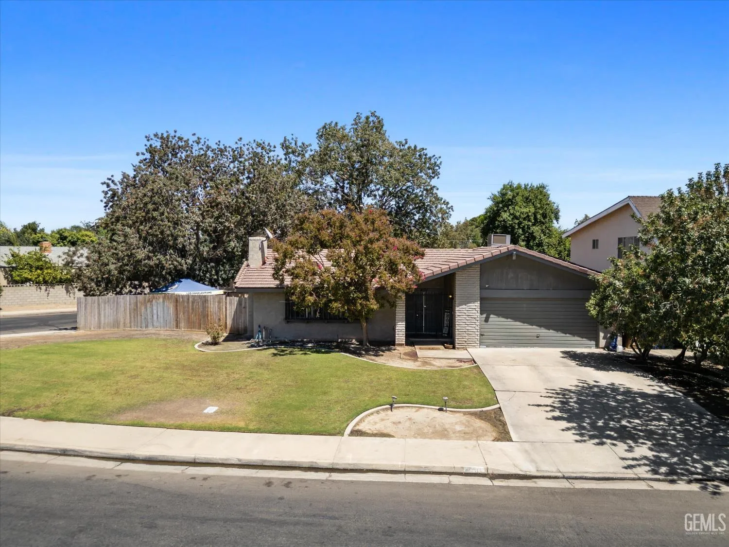 Bakersfield, California 93309, United States, 3 Bedrooms Bedrooms, ,2 BathroomsBathrooms,Residential,Active,195869