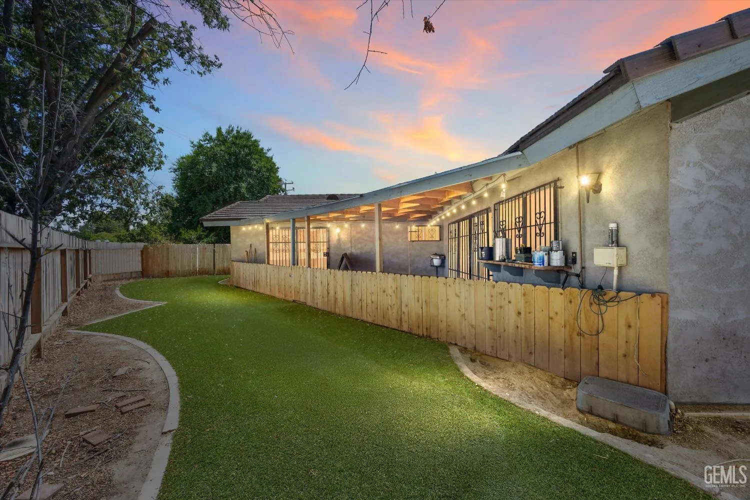 Bakersfield, California 93309, United States, 3 Bedrooms Bedrooms, ,2 BathroomsBathrooms,Residential,Active,195869