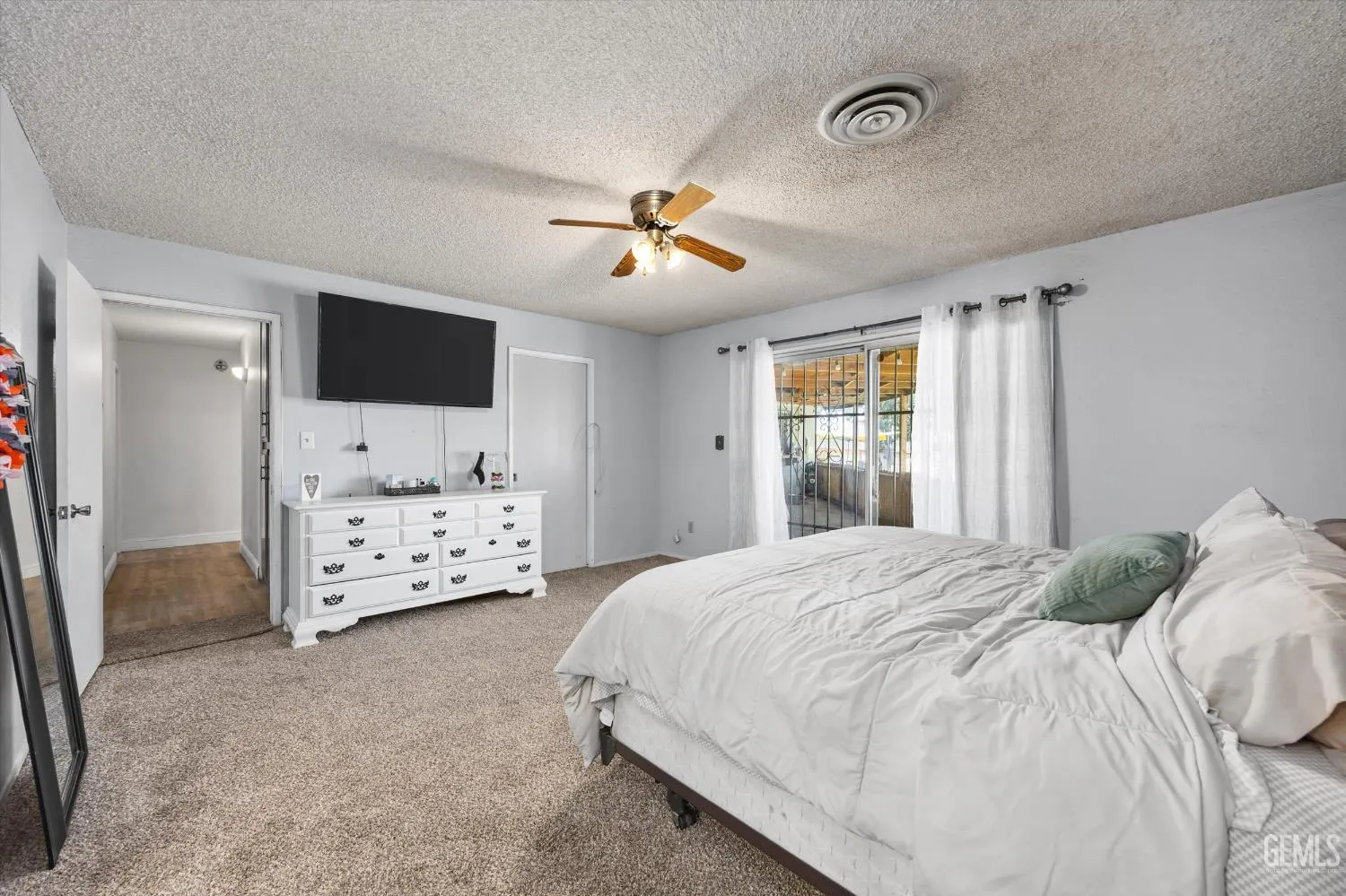 Bakersfield, California 93309, United States, 3 Bedrooms Bedrooms, ,2 BathroomsBathrooms,Residential,Active,195869