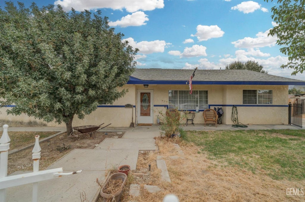 Photo of 27509 Pine Street, Taft, CA 93268 (MLS # 202609774)