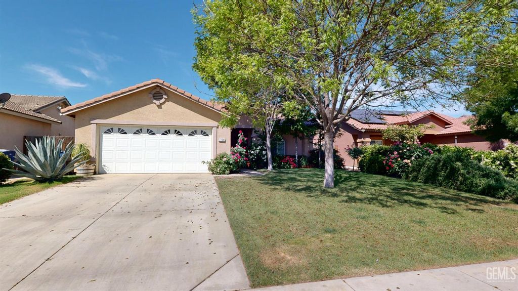 Photo of 7208 Nicobar Court, Bakersfield, CA 93307 (MLS # 202603736)