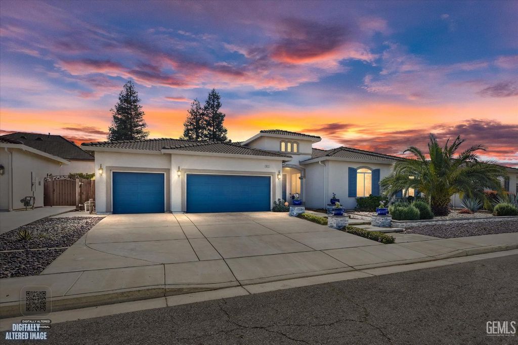 Photo of 9015 Claro De Luna Drive, Bakersfield, CA 93314 (MLS # 202602313)