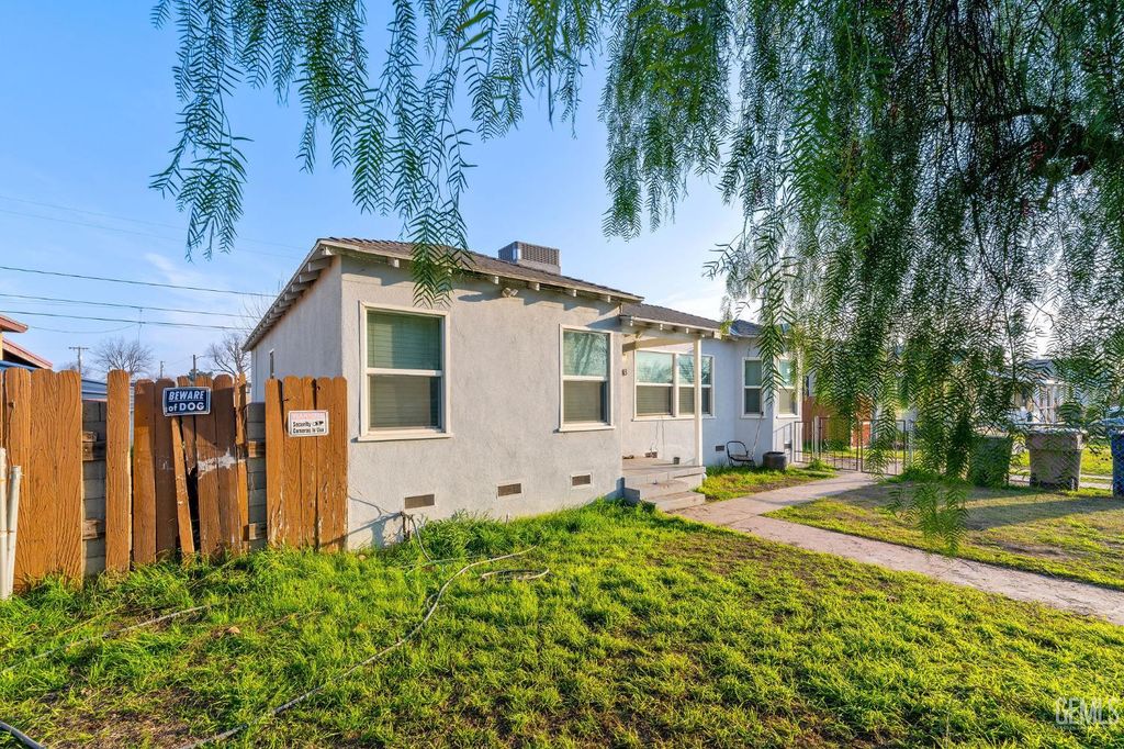 Photo of 508 El Prado Drive, Bakersfield, CA 93304 (MLS # 202600602)