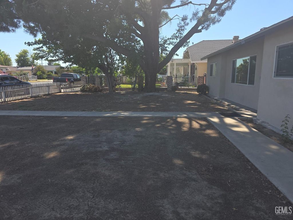 Photo of 300 Harlow Avenue, Mc Farland, CA 93250 (MLS # 202606931)