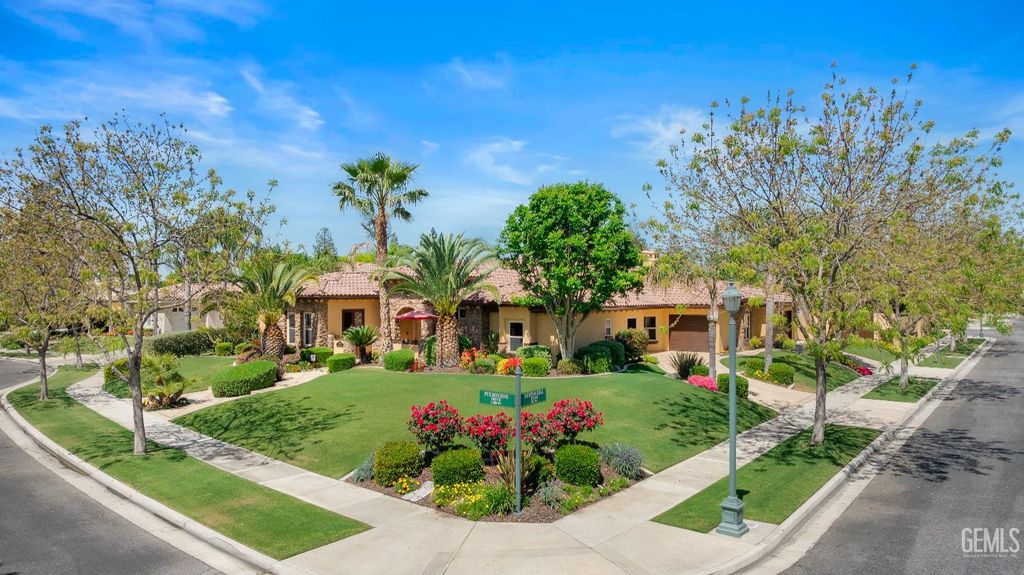 Photo of 11302 Fulbourne Drive, Bakersfield, CA 93312 (MLS # 202603853)