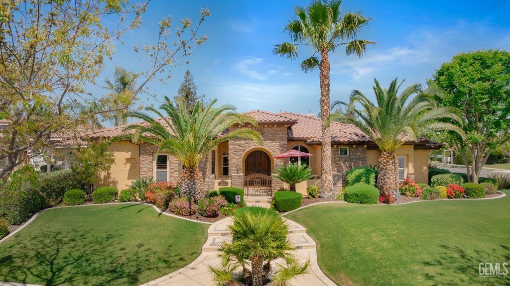 Photo of 11302 Fulbourne Drive, Bakersfield, CA 93312 (MLS # 202603853)