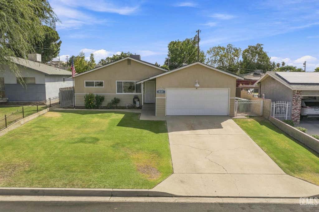 Photo of 4824 N Chester EXT, Bakersfield, CA 93308 (MLS # 202608543)
