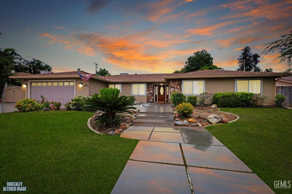 Photo of 3707 Panorama Drive, Bakersfield, CA 93306 (MLS # 202603725)