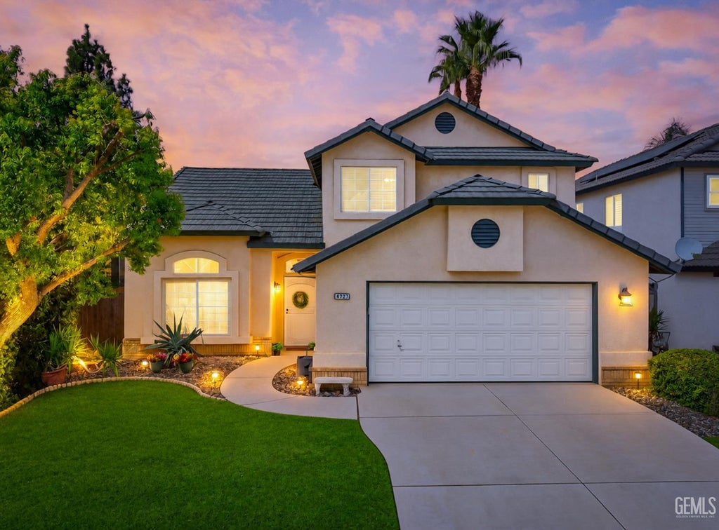 Photo of 4727 Marsh Hawk Drive, Bakersfield, CA 93312 (MLS # 202609559)