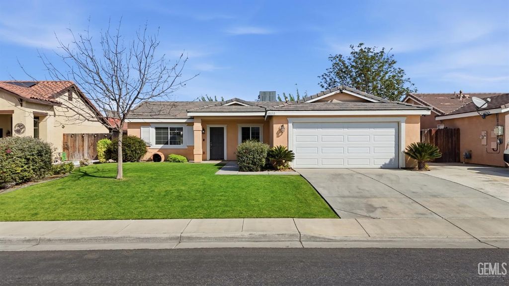 Photo of 5500 Baja Drive, Bakersfield, CA 93307 (MLS # 202602958)