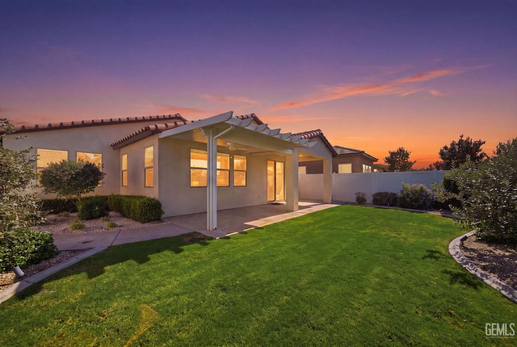 Photo of 14313 Harborough Drive, Bakersfield, CA 93311 (MLS # 202608021)