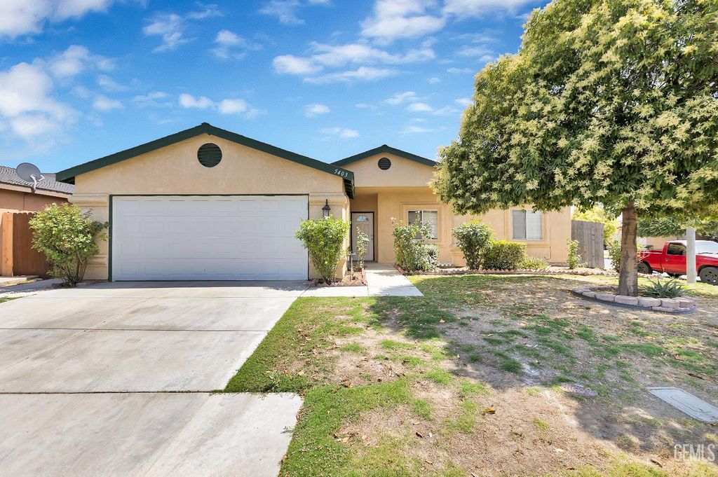 Photo of 5403 Cascade Ridge Street, Bakersfield, CA 93307 (MLS # 202510876)