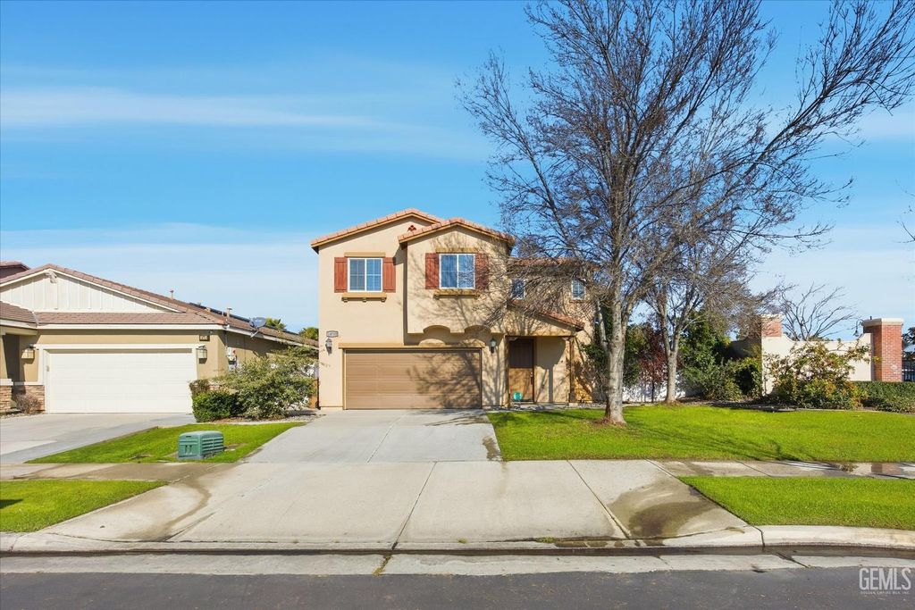 Photo of 14710 Huckleberry Drive, Bakersfield, CA 93314 (MLS # 202600995)
