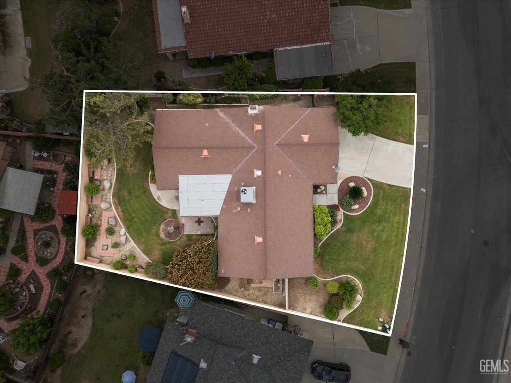 Photo of 5501 Demaret Avenue, Bakersfield, CA 93309 (MLS # 202603910)