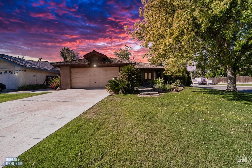 Photo of 9000 Crowningshield Drive, Bakersfield, CA 93311 (MLS # 202603861)