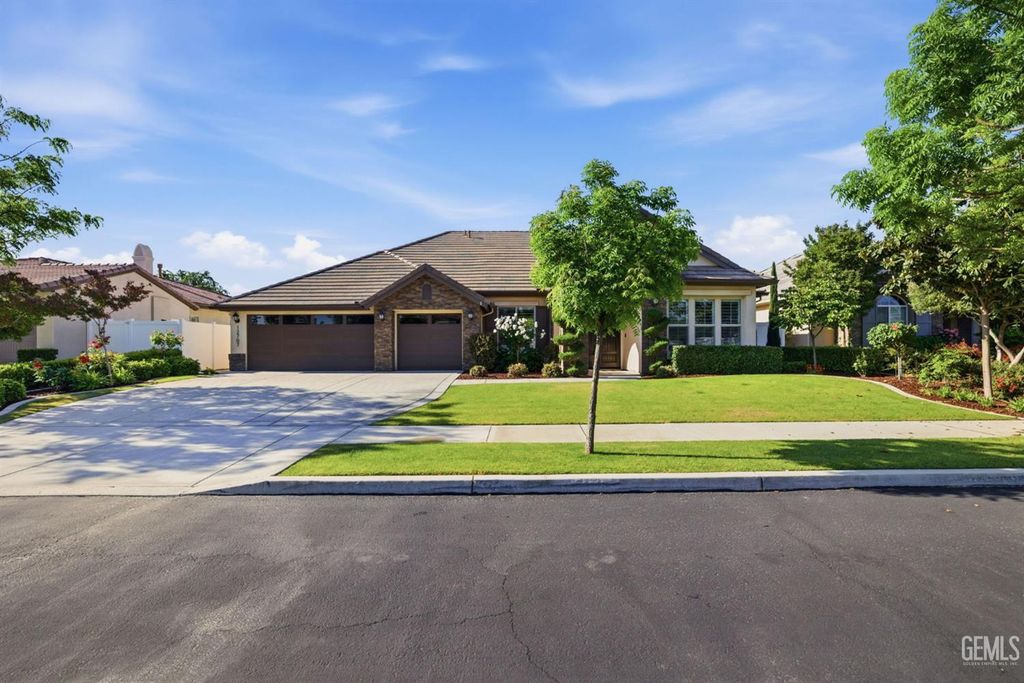 Photo of 12707 Parkerhill Drive, Bakersfield, CA 93311 (MLS # 202602475)