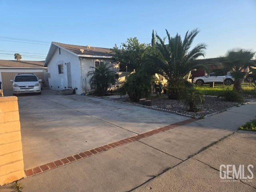 Photo of 1106 Sunkist Avenue, La Puente, CA 91746 (MLS # 202603330)