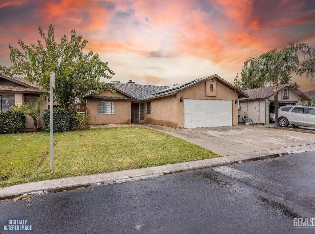 Photo of 5905 Stone Bridge Lane, Bakersfield, CA 93313 (MLS # 202607014)