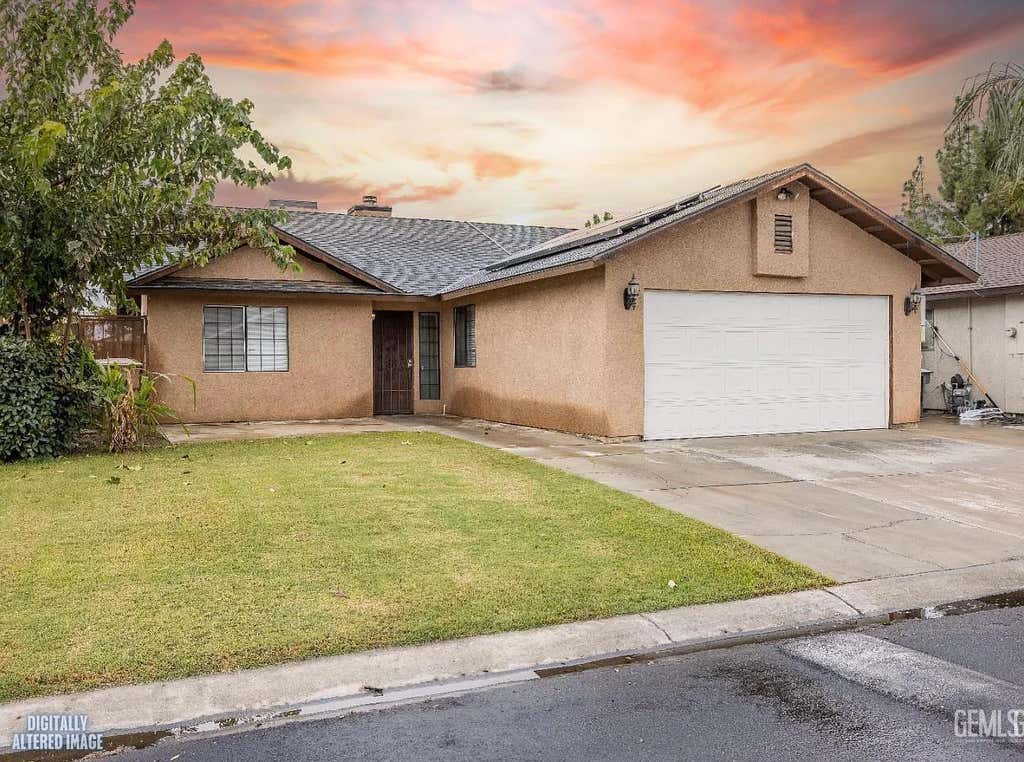 Photo of 5905 Stone Bridge Lane, Bakersfield, CA 93313 (MLS # 202607014)