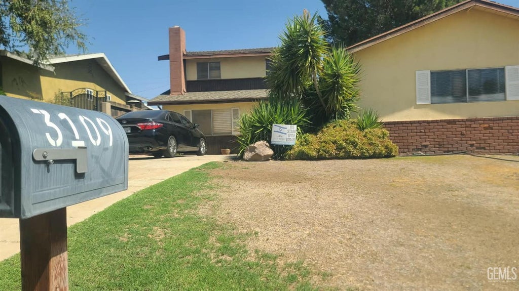 Photo of 3109 Pesante Road, Bakersfield, CA 93306 (MLS # 202610302)