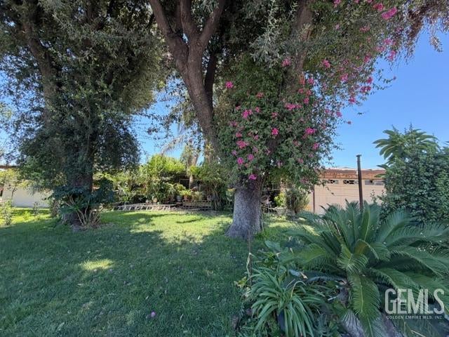 Photo of 3805 Sechrest Avenue, Bakersfield, CA 93309 (MLS # 202610084)