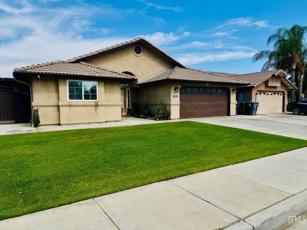 Photo of 2212 S A Street, Arvin, CA 93203 (MLS # 202605992)