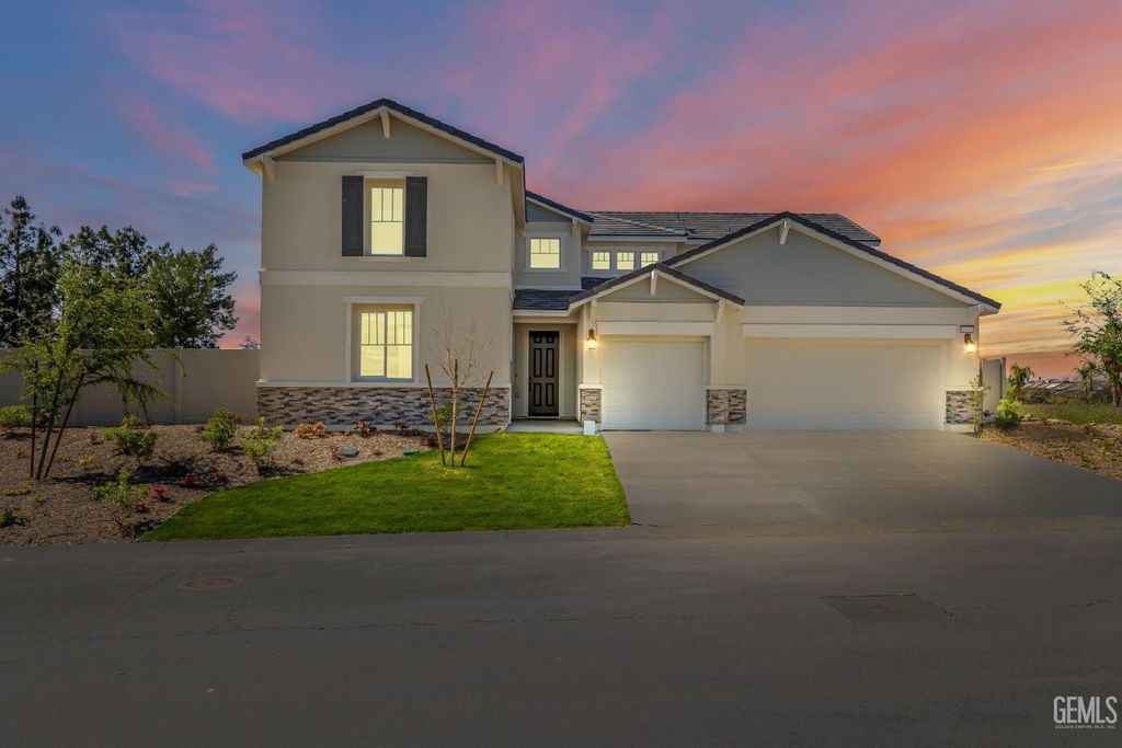 Photo of 5808 Levanto Street, Bakersfield, CA 93306 (MLS # 202511322)