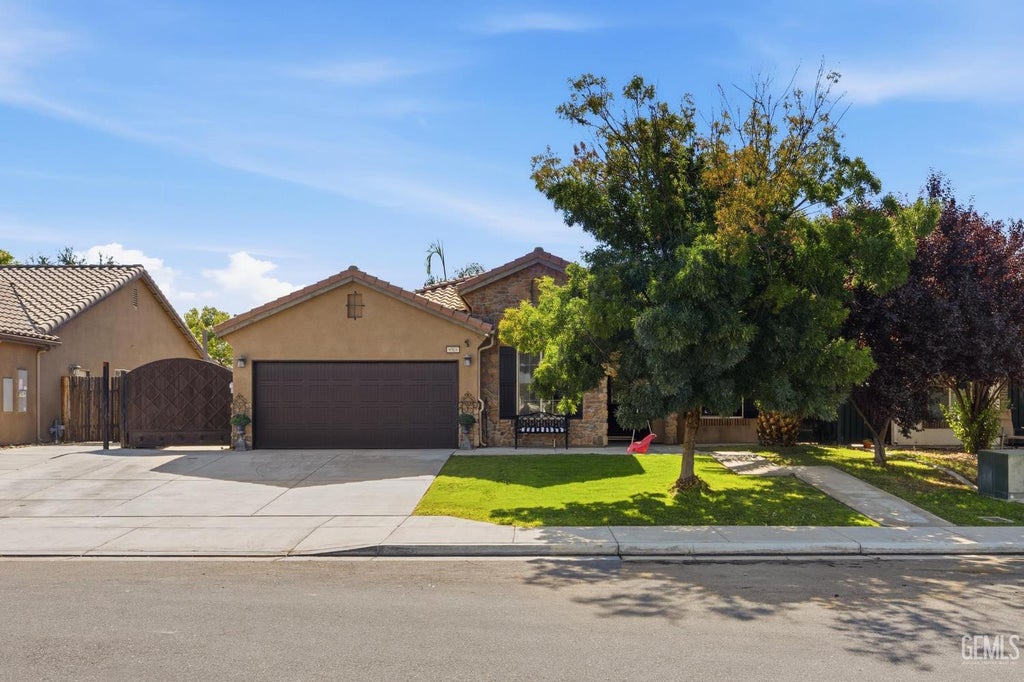 Photo of 9508 Wareham Drive, Bakersfield, CA 93313 (MLS # 202607474)