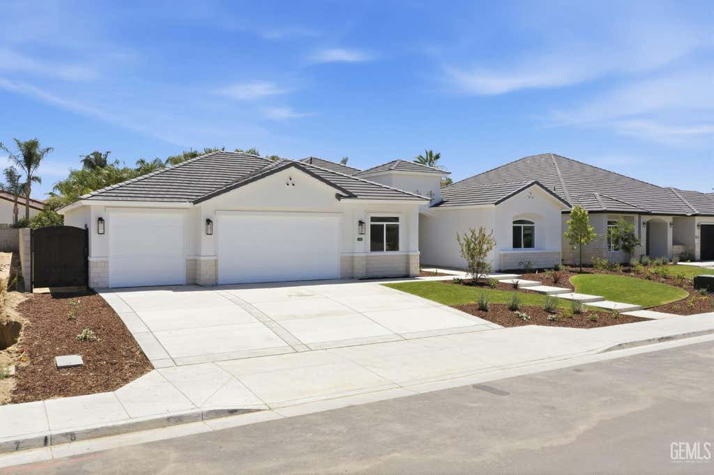 Photo of 13544 Velma Pearl Way, Bakersfield, CA 93314 (MLS # 202601493)