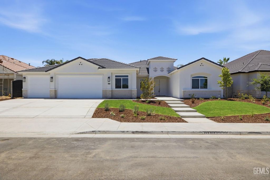 Photo of 13544 Velma Pearl Way, Bakersfield, CA 93314 (MLS # 202601493)