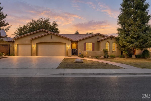 11107 TRUCHARD CT, BAKERSFIELD, CA 93312 - Image 865d29b4e20bc7c221823ddcc53a4d1d/3579276948