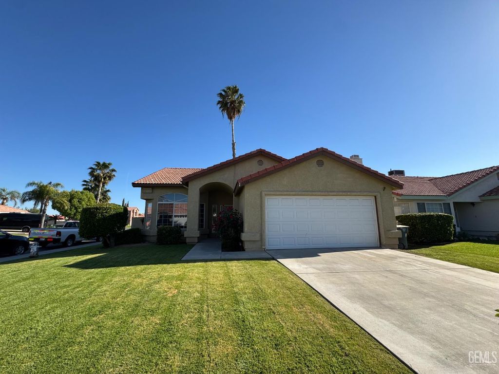 Photo of 6101 Key West Drive, Bakersfield, CA 93313 (MLS # 202603768)