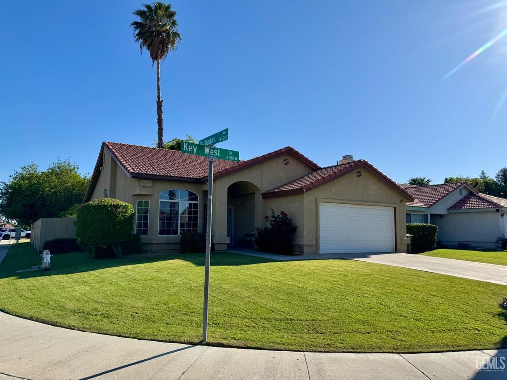Photo of 6101 Key West Drive, Bakersfield, CA 93313 (MLS # 202603768)