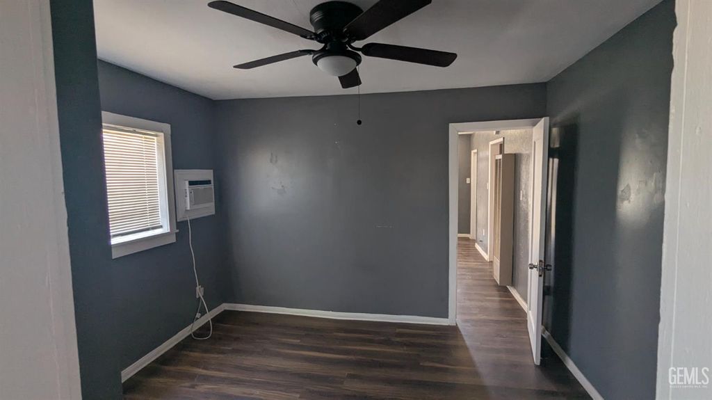 Photo of 408 Powell Lane, Bakersfield, CA 93307 (MLS # 202513300)