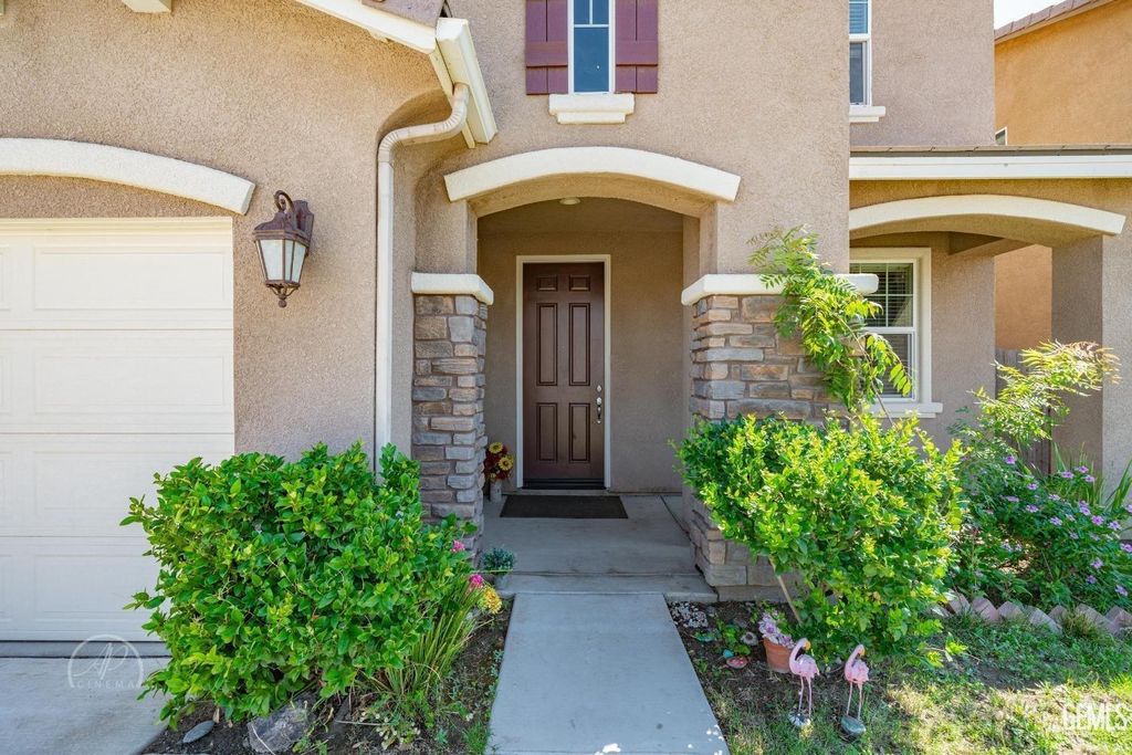 Photo of 5101 Shining Crag Avenue, Bakersfield, CA 93313 (MLS # 202601200)