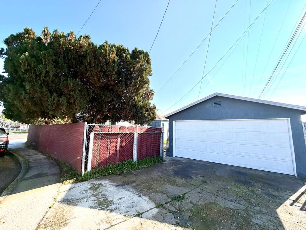 Photo of 1257 Oxford Street, Delano, CA 93215 (MLS # 202600652)