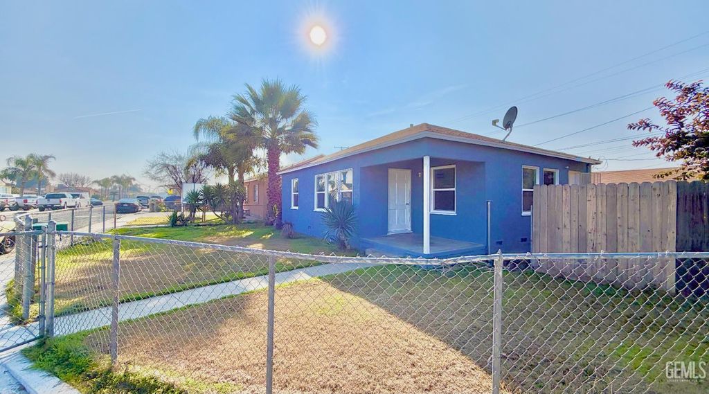 Photo of 1257 Oxford Street, Delano, CA 93215 (MLS # 202600652)