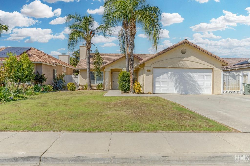 Photo of 7319 Chilibre Street, Bakersfield, CA 93313 (MLS # 202510545)