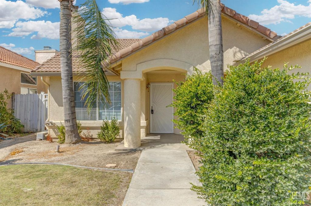 Photo of 7319 Chilibre Street, Bakersfield, CA 93313 (MLS # 202510545)