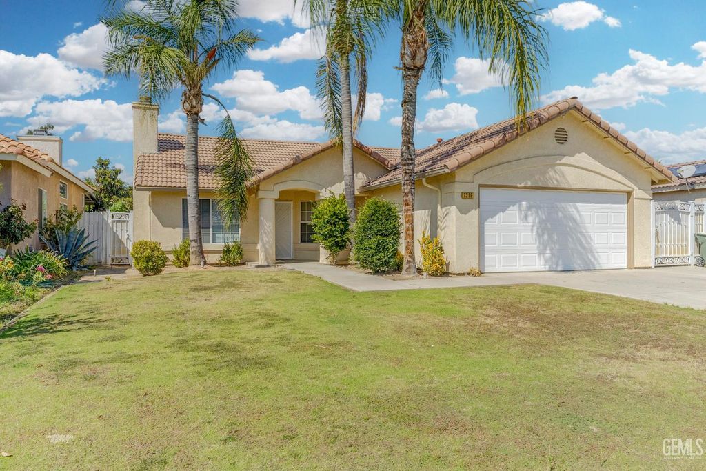 Photo of 7319 Chilibre Street, Bakersfield, CA 93313 (MLS # 202510545)