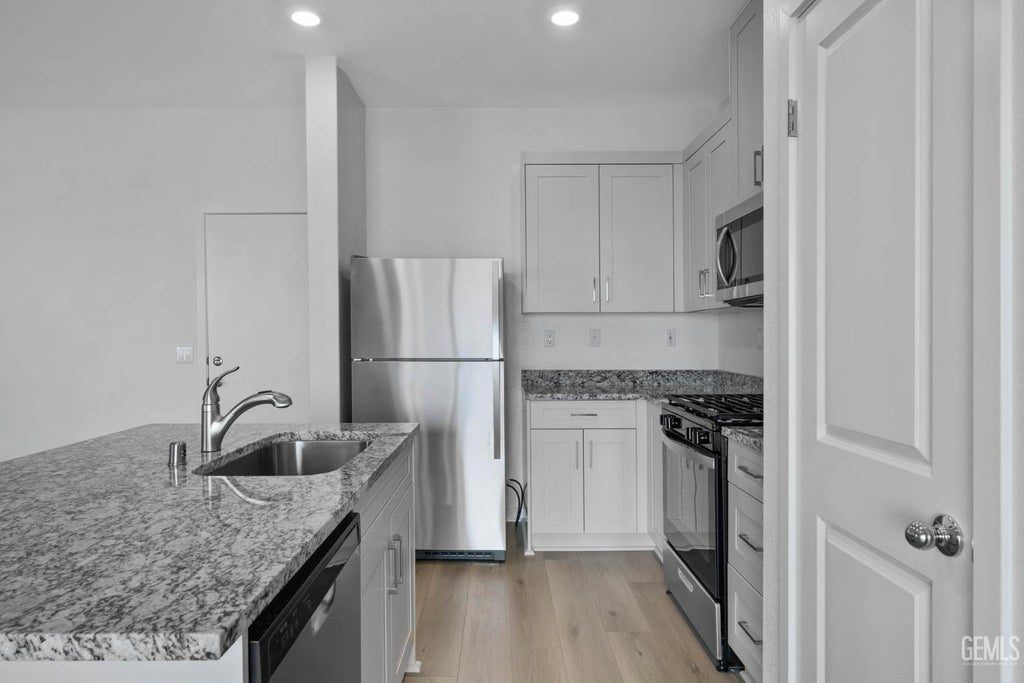 Photo of 5128 Beaverhead Avenue, Bakersfield, CA 93306 (MLS # 202607479)