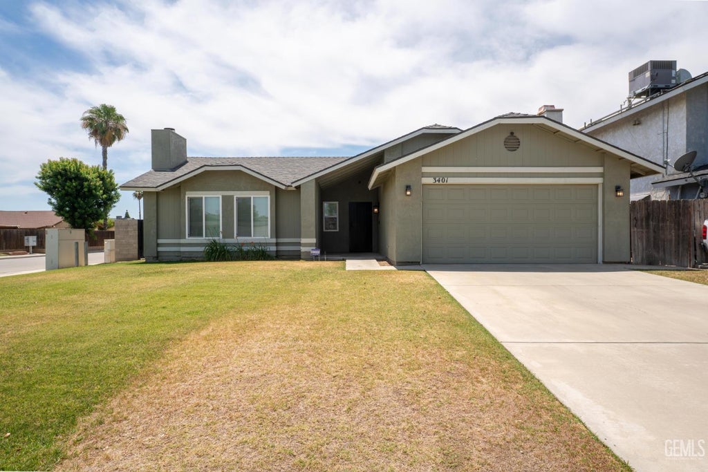 Photo of 3401 Harris Road, Bakersfield, CA 93313 (MLS # 202605962)