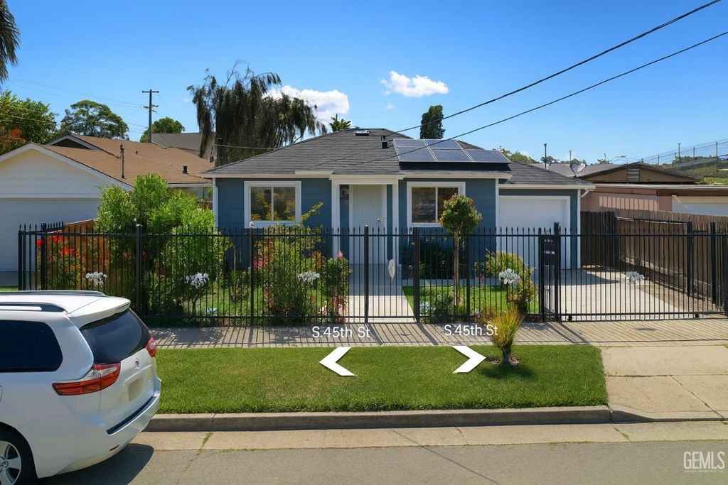 Photo of 9 S 45th Street, Richmond, CA 94804 (MLS # 202510529)