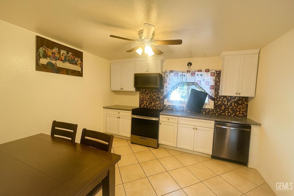 Photo of 9 S 45th Street, Richmond, CA 94804 (MLS # 202510529)