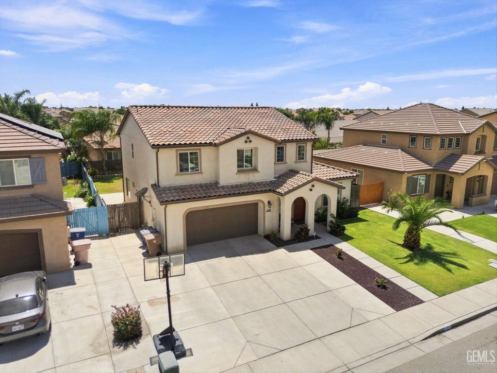 Photo of 5101 Gleaming Gem Way, Bakersfield, CA 93313 (MLS # 202609079)