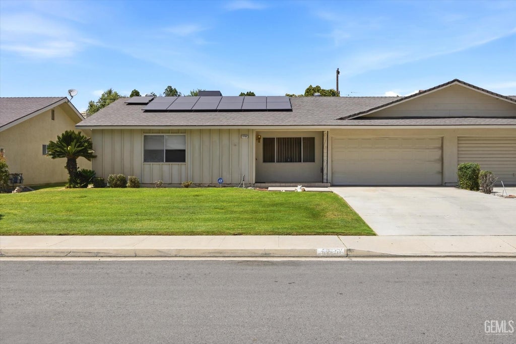 Photo of 5720 Cypress Point Drive, Bakersfield, CA 93309 (MLS # 202610363)