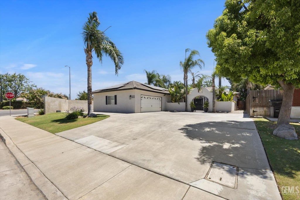 Photo of 4908 Polo Club Drive, Bakersfield, CA 93312 (MLS # 202607035)