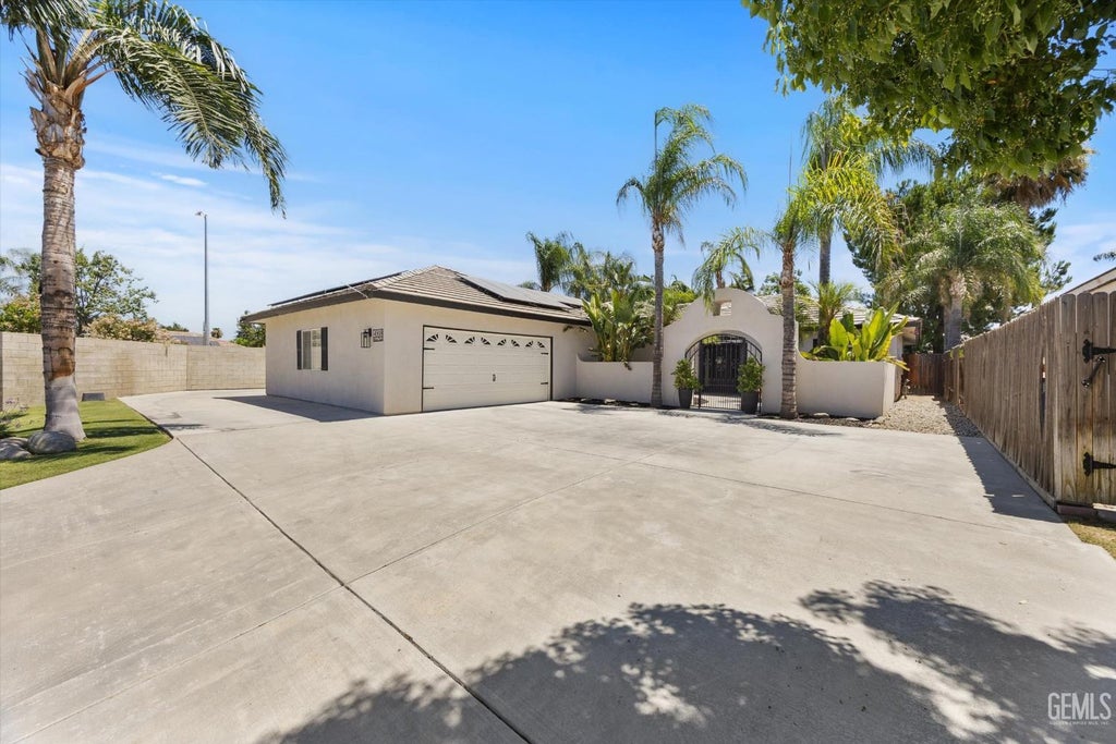 Photo of 4908 Polo Club Drive, Bakersfield, CA 93312 (MLS # 202607035)